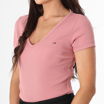 Tommy Jeans - Tee Shirt Col V Femme Slim Essential Rib 7385 Rose
