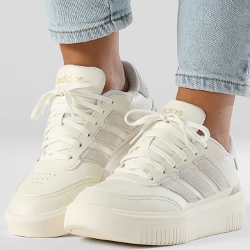 Adidas Sportswear - Baskets Femme Courtblock Bold JR0729 Off White Aluminium Gold Metallic