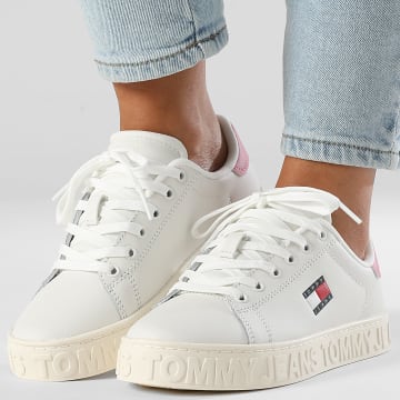 Tommy Jeans - Baskets Femme Tjw Logo Outsole Sneaker Essential 2730 Ecru Mystic Pink