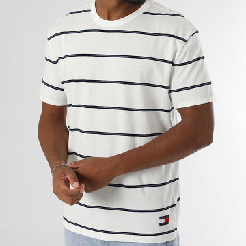Tommy Jeans - Tee Shirt A Rayures Textured Stripe Badge 1983 Blanc Bleu Marine