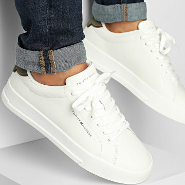 Tommy Hilfiger - Baskets Court Leather Detail Essential 5367 Ecru Army Green