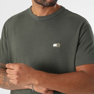 Tommy Jeans - Tee Shirt Badge 0322 Vert Kaki Foncé