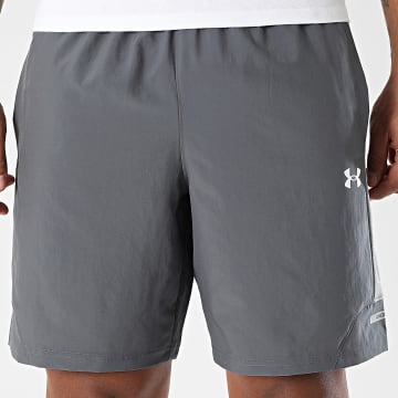 Under Armour - Tech Utility 6005117 Jogginghose mit Streifen in Anthrazitgrau