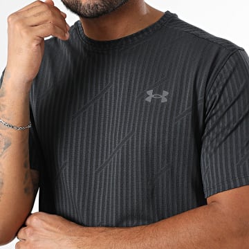 Under Armour - Tee Shirt Mesh A Rayures Loose Fit Tech Vent Jacquard 6005932 Noir Gris Anthracite