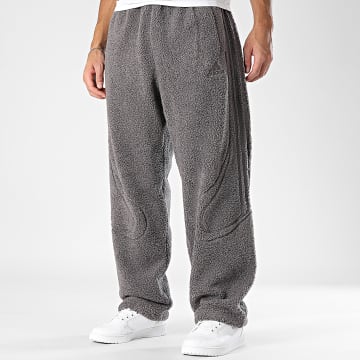 Adidas Sportswear - Pantalon Jogging Sherpa A Bandes Borg KR7613 Gris Anthracite