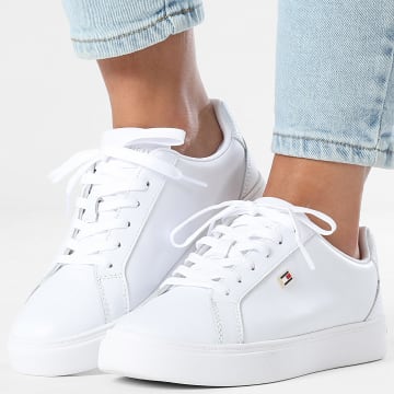 Tommy Hilfiger - Baskets Femme Flag Court Sneaker 9074 White