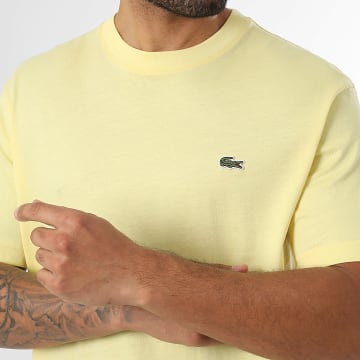 Lacoste - Tee Shirt Logo Brodé Crocodile Classic Fit Jaune