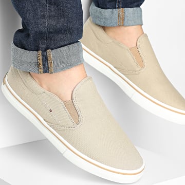 Tommy Hilfiger - Scarpe Vulc Core Slip On 5689 Sandalwood