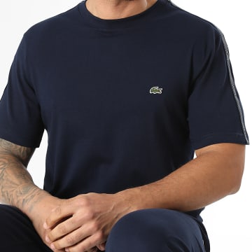 Lacoste - Tee Shirt A Bandes Classic Fit Logo Brodé Crocodile Bleu Marine