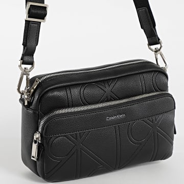 Calvin Klein - Bolsa de mão Feminina Emblem Aop Emboss Camera Bag D3330G Preto