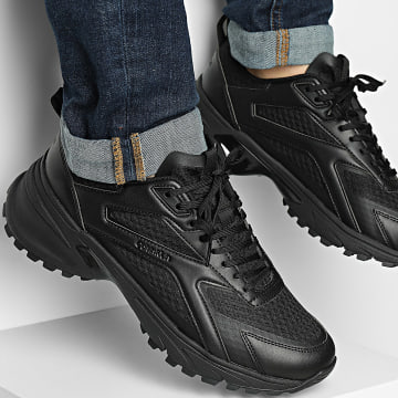 Calvin Klein - Baskets Hike Runner Laceup Strip 2154 Triple Black