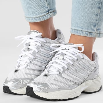 Adidas Sportswear - Baskets Femme Adistar Control 3 KI8667 Footwear White Silver Metallic Core Black