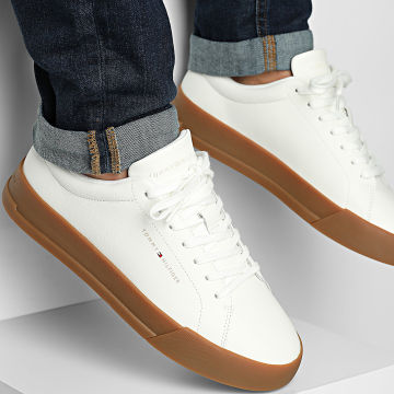 Tommy Hilfiger - Baskets Court Leather Detail Essential 5367 Ecru Desert Sky