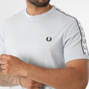 Fred Perry - Camiseta A Bandas Taped Ringer M4620 azul claro
