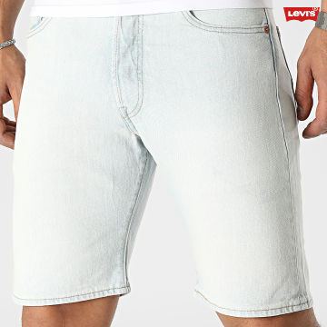 https://assets.laboutiqueofficielle.com/image/upload/v1606379252/Desc/Logos%20Brands%20Artists/levi_s.svg Levi's - Short Jean 501® Bleu Wash