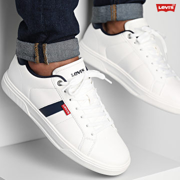 https://assets.laboutiqueofficielle.com/image/upload/v1606379252/Desc/Logos%20Brands%20Artists/levi_s.svg Levi's - Baskets Sneakers 235431 Regular White