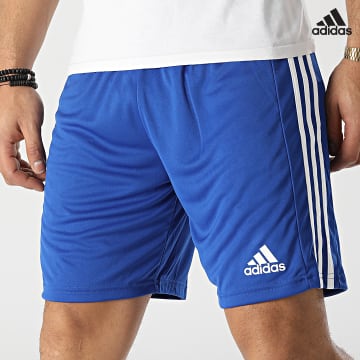 https://laboutiqueofficielle-res.cloudinary.com/image/upload/v1627638668/Desc/Watermark/adidas_performance.svg Adidas Sportswear - Short Jogging A Bandes GK9153 Bleu Roi