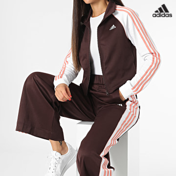 https://laboutiqueofficielle-res.cloudinary.com/image/upload/v1627638668/Desc/Watermark/adidas_performance.svg Adidas Sportswear - Ensemble De Survetement Femme Team Sport IJ8779 Marron Blanc