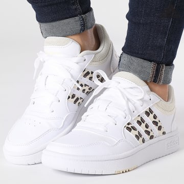 https://laboutiqueofficielle-res.cloudinary.com/image/upload/v1627638668/Desc/Watermark/adidas_performance.svg Adidas Sportswear - Baskets Femme Hoops 3.0 IG7894 White Core White Core Black