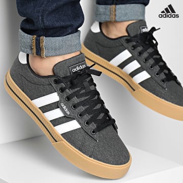 https://laboutiqueofficielle-res.cloudinary.com/image/upload/v1627638668/Desc/Watermark/adidas_performance.svg Adidas Sportswear - Baskets Daily 3.0 HP6032 Core Black Footwear White Gum 3