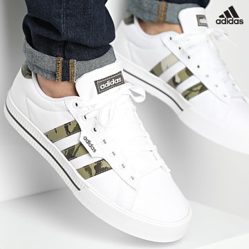 https://laboutiqueofficielle-res.cloudinary.com/image/upload/v1627638668/Desc/Watermark/adidas_performance.svg Adidas Sportswear - Baskets Daily 3.0 IE7839 Footwear White Olive Strata Shadow Olive