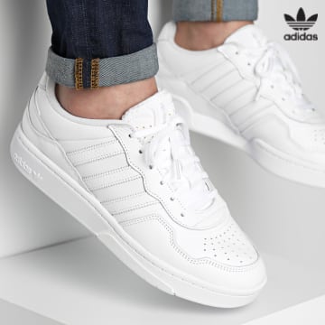 https://laboutiqueofficielle-res.cloudinary.com/image/upload/v1627646526/Desc/Watermark/3adidas_orginal.svg Adidas Originals - Baskets Courtic GY3589 Footwear White