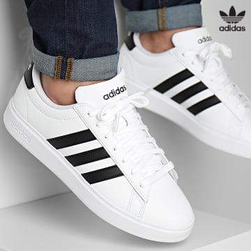 https://laboutiqueofficielle-res.cloudinary.com/image/upload/v1627646526/Desc/Watermark/3adidas_orginal.svg Adidas Originals - Baskets Grand Court 2 GW9195 Cloud White Core Black