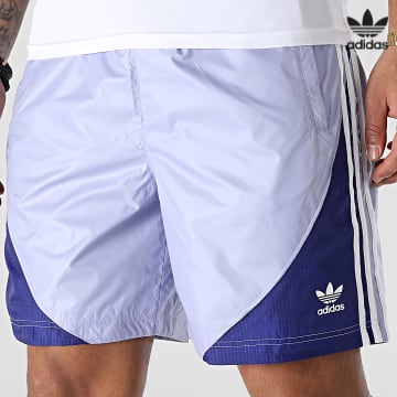 https://laboutiqueofficielle-res.cloudinary.com/image/upload/v1627646526/Desc/Watermark/3adidas_orginal.svg Adidas Originals - Short Jogging A Bandes HC2099 Violet