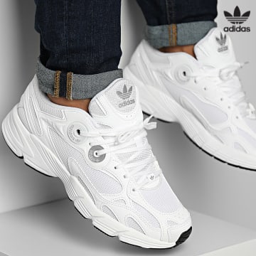 https://laboutiqueofficielle-res.cloudinary.com/image/upload/v1627646526/Desc/Watermark/3adidas_orginal.svg Adidas Originals - Baskets Astir IE9887 Cloud White