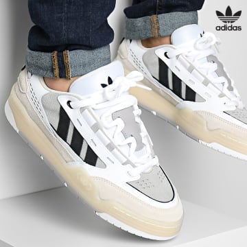 https://laboutiqueofficielle-res.cloudinary.com/image/upload/v1627646526/Desc/Watermark/3adidas_orginal.svg Adidas Originals - Baskets Adi2000 GV9544 Footwear White Core Black Core White