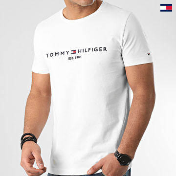 https://laboutiqueofficielle-res.cloudinary.com/image/upload/v1627647047/Desc/Watermark/5logo_tommyhilfiger_watermark.svg Tommy Hilfiger - Tee Shirt Core Tommy Logo 1465 Blanc