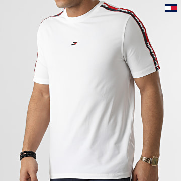 https://laboutiqueofficielle-res.cloudinary.com/image/upload/v1627647047/Desc/Watermark/5logo_tommyhilfiger_watermark.svg Tommy Sport - Tee Shirt A Bandes Tape 1283 Blanc