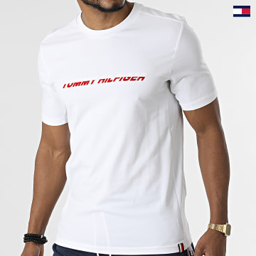 https://laboutiqueofficielle-res.cloudinary.com/image/upload/v1627647047/Desc/Watermark/5logo_tommyhilfiger_watermark.svg Tommy Sport - Tee Shirt Graphic 2700 Blanc