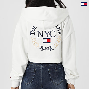 https://laboutiqueofficielle-res.cloudinary.com/image/upload/v1627647047/Desc/Watermark/5logo_tommyhilfiger_watermark.svg Tommy Jeans - Sweat Capuche Femme Crop Timeless Circle 3570 Blanc