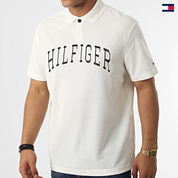 https://laboutiqueofficielle-res.cloudinary.com/image/upload/v1627647047/Desc/Watermark/5logo_tommyhilfiger_watermark.svg Tommy Hilfiger - Polo Manches Courtes Relaxed Fit Icon Varsity 5741 Blanc