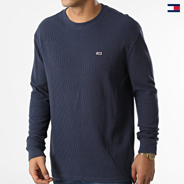 https://laboutiqueofficielle-res.cloudinary.com/image/upload/v1627647047/Desc/Watermark/5logo_tommyhilfiger_watermark.svg Tommy Jeans - Tee Shirt Manches Longues 5041 Bleu Marine