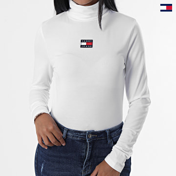 https://laboutiqueofficielle-res.cloudinary.com/image/upload/v1627647047/Desc/Watermark/5logo_tommyhilfiger_watermark.svg Tommy Jeans - Tee Shirt Manches Longues Femme Col Roulé 4352 Beige Clair