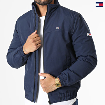 https://laboutiqueofficielle-res.cloudinary.com/image/upload/v1627647047/Desc/Watermark/5logo_tommyhilfiger_watermark.svg Tommy Jeans - Veste Zippée Essenital 4454 Bleu Marine