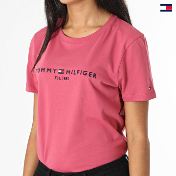 https://laboutiqueofficielle-res.cloudinary.com/image/upload/v1627647047/Desc/Watermark/5logo_tommyhilfiger_watermark.svg Tommy Hilfiger - Tee Shirt Femme Regular 8681 Rose