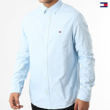 https://laboutiqueofficielle-res.cloudinary.com/image/upload/v1627647047/Desc/Watermark/5logo_tommyhilfiger_watermark.svg Tommy Jeans - Chemise Manches Longues Serif Linear Oxford 5143 Bleu Clair