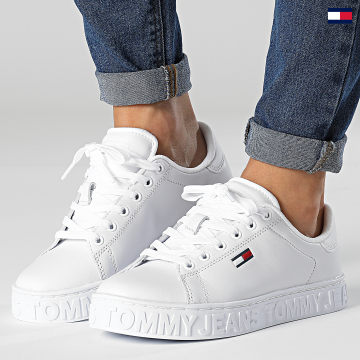 https://laboutiqueofficielle-res.cloudinary.com/image/upload/v1627647047/Desc/Watermark/5logo_tommyhilfiger_watermark.svg Tommy Jeans - Baskets Femme Cool Tommy Jeans Sneaker 2042 White