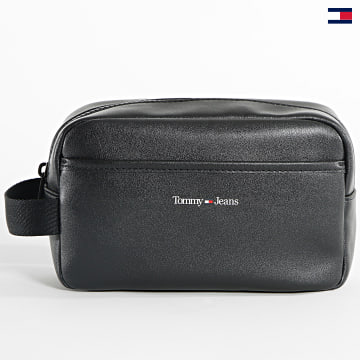 https://laboutiqueofficielle-res.cloudinary.com/image/upload/v1627647047/Desc/Watermark/5logo_tommyhilfiger_watermark.svg Tommy Jeans - Trousse De Toilette Essential 0651 Noir