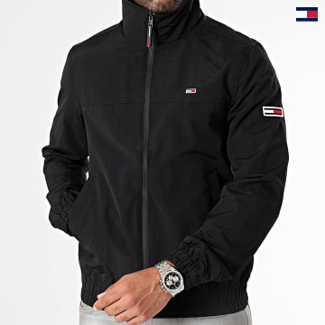 https://laboutiqueofficielle-res.cloudinary.com/image/upload/v1627647047/Desc/Watermark/5logo_tommyhilfiger_watermark.svg Tommy Jeans - Veste Zippée Essential Casual 5382 Noir
