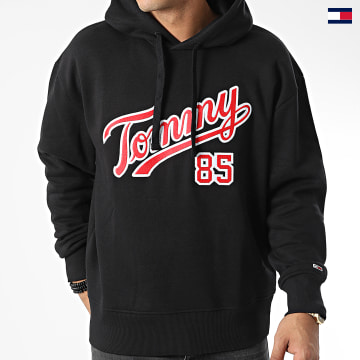 https://laboutiqueofficielle-res.cloudinary.com/image/upload/v1627647047/Desc/Watermark/5logo_tommyhilfiger_watermark.svg Tommy Jeans - Sweat Capuche Relaxed College 85 5711 Noir