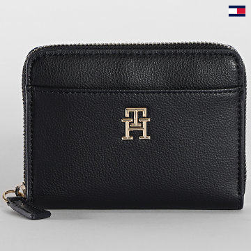 https://laboutiqueofficielle-res.cloudinary.com/image/upload/v1627647047/Desc/Watermark/5logo_tommyhilfiger_watermark.svg Tommy Hilfiger - Portefeuille Femme Life 4224 Bleu Marine