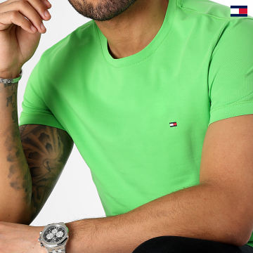 https://laboutiqueofficielle-res.cloudinary.com/image/upload/v1627647047/Desc/Watermark/5logo_tommyhilfiger_watermark.svg Tommy Hilfiger - Tee Shirt Stretch Slim 0800 Vert