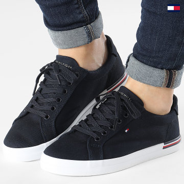 https://laboutiqueofficielle-res.cloudinary.com/image/upload/v1627647047/Desc/Watermark/5logo_tommyhilfiger_watermark.svg Tommy Hilfiger - Baskets Femme Essential Stripes 6954 Space Blue