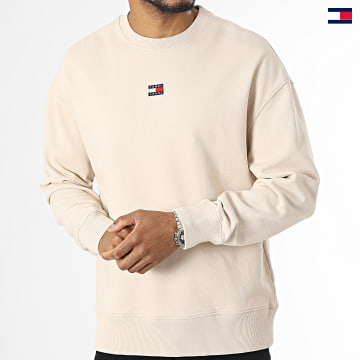 https://laboutiqueofficielle-res.cloudinary.com/image/upload/v1627647047/Desc/Watermark/5logo_tommyhilfiger_watermark.svg Tommy Jeans - Sweat Crewneck Relaxed XS Badge 6370 Beige