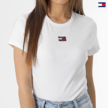 https://laboutiqueofficielle-res.cloudinary.com/image/upload/v1627647047/Desc/Watermark/5logo_tommyhilfiger_watermark.svg Tommy Jeans - Tee Shirt Femme Baby Rib Badge 5641 Blanc