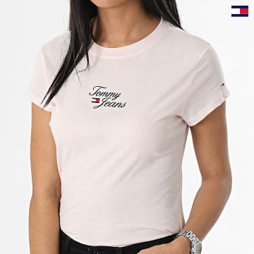 https://laboutiqueofficielle-res.cloudinary.com/image/upload/v1627647047/Desc/Watermark/5logo_tommyhilfiger_watermark.svg Tommy Jeans - Tee Shirt Femme Essential Logo 5441 Rose